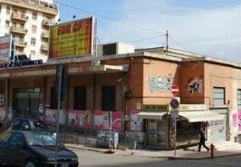 Tragedia a Cagliari, trovato morto in casa lo storico edicolante del mercato di San Benedetto