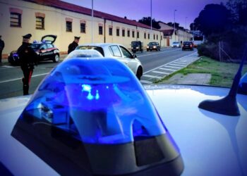 Fa un volo di dieci metri mentre rimuove le luminarie: grave operaio 34enne al Brotzu di Cagliari