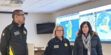 Allerta rossa per maltempo in Sardegna, la presidente Todde nella sede della Protezione Civile