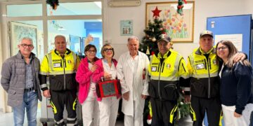 Cagliari, un monitor multiparametrico mobile al reparto pediatria: è il dono dei vigili del fuoco in pensione