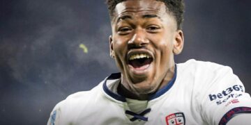 Cremonese-Cagliari 2-2, doppio bacio francese a Nicola: Adopo e il fenomenale Trepy salvano i rossoblù in rimonta