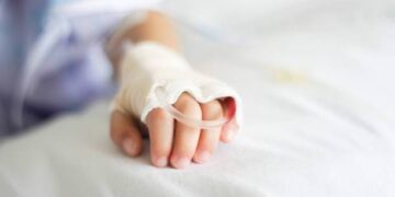 Cagliari, in ospedale per donare ore spensierate e ricreative ai bimbi: nasce “The Crawler Teraphy”