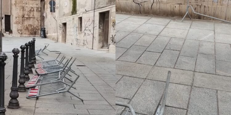 Cagliari, giù le (eterne) transenne in via Università: “Sono pericolose”