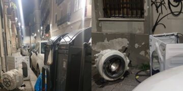 Cagliari, sul marciapiede anche una lavatrice smontata: via Pisani nuovamente presa di mira dagli incivili