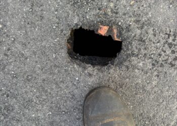 Strade tagliate e rattoppate nel Medio Campidano: i Comuni pagano il prezzo dell’inefficienza sui sottoservizi