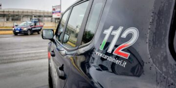 Villasor, si schianta nella rotatoria e fugge: l’auto era stata rubata poco prima a Serramanna