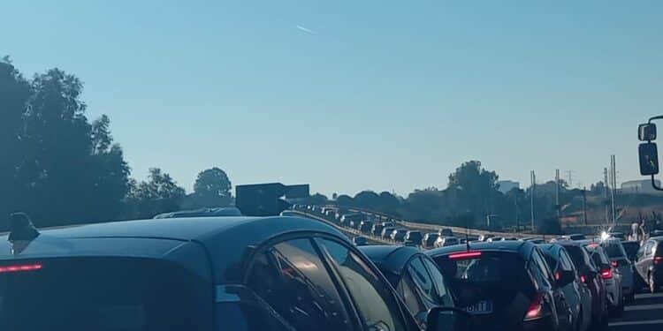 Odissea traffico alle porte di Cagliari: file chilometriche per i lavori Anas nell’ora di punta