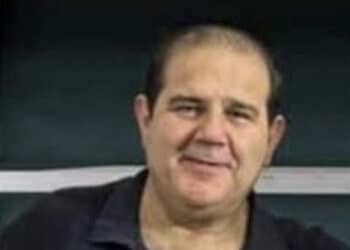 Aggressione nella notte, salumiere accoltellato muore a 61 anni