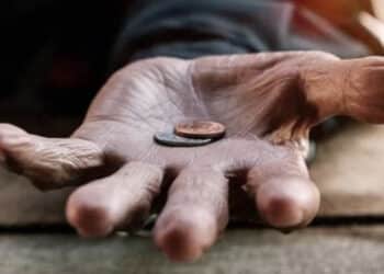 Quartucciu, offese a chi gli rifiuta l’elemosina al centro commerciale di via delle Serre: “Chiede soldi e insegue”