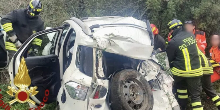 Santa Cristina, auto si ribalta e finisce fuori strada: morto un 79enne