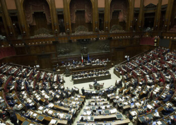 Ucraina, la Camera dice “sì” alla fiducia per gli aiuti a Kiev: sì anche di tre “vannacciani”