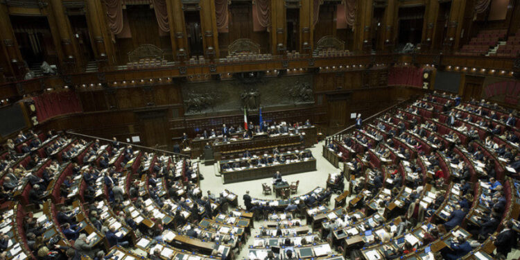 Ucraina, la Camera dice “sì” alla fiducia per gli aiuti a Kiev: sì anche di tre “vannacciani”