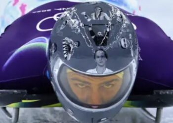 Il campione ucraino di skeleton Vladyslav Heraskevych squalificato per il casco alla memoria delle vittime di guerra