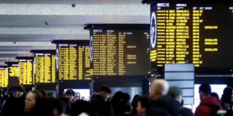 Caos treni e sabotaggi: fino a 180 minuti di ritardo