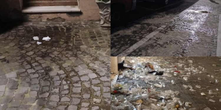 Oristano, il centro storico come un wc a cielo aperto dopo la Sartiglia: “Per rientrare a casa bisogna scalzarsi e buttare le scarpe“