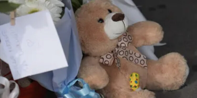 L’addio al piccolo Domenico, il cappellano dell’ospedale: “Momento molto duro”