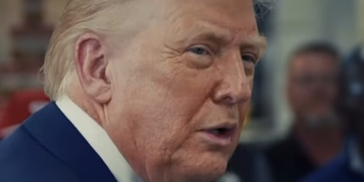 Prova ad entrare armato nella residenza privata di Trump: ucciso dalla sicurezza