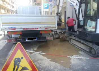 Cagliari, è tornata la normalità a Is Mirrionis dopo la rottura della condotta idrica Abbanoa