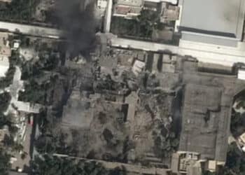 Usa e Israele attaccano l’Iran: “Missili anche contro una base in Kuwait con 300 italiani”