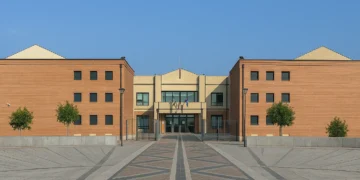 Elmas, è guerra totale fra Pd e la sindaca dimissionaria: “Pensi alle condizioni in cui lascia la città, non a complotti inesistenti”