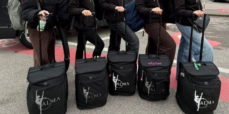 Cagliari: “Incinta di sette mesi e con nove minorenni lasciata a terra da Ryanair per colpa di disservizi in aeroporto a Venezia”