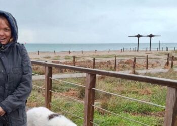 Juliana, l’amore per la Sardegna che diventa impegno: una storia di mare, ambiente e cittadinanza attiva