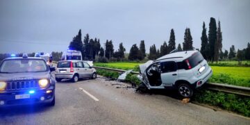Terribile scontro frontale a Villamassargia, due feriti gravi: una 47enne estratta dalle macerie