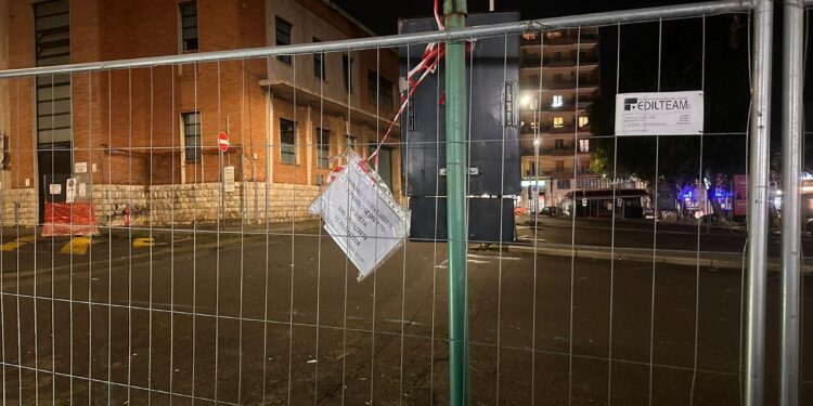 Cagliari, inferno San Benedetto: zero parcheggi e cantiere lumaca, è caos totale