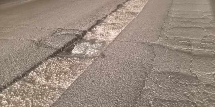 Cagliari, la vergogna delle strade piene di buche e voragini: strage di gomme e ammortizzatori, Comune immobile (VIDEO)