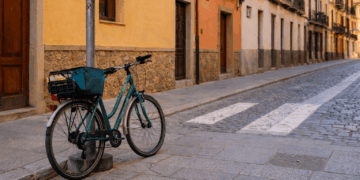 Cagliari, divieto di incatenamento delle biciclette: la FIAB fa ricorso alla Corte Europea