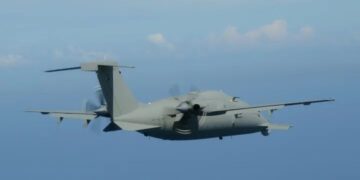 Cagliari, drone militare nei cieli della città: avvistato un Piaggio P.1HH HammerHead a bassa quota