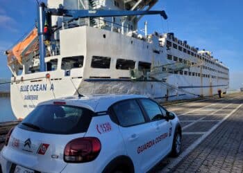 Cagliari, dal rischio naufragio alle gravi irregolarità: la Blue Ocean fermata al porto