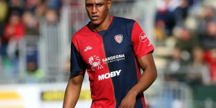 Cagliari, Yerri Mina in forse per la sfida di domani con la Roma