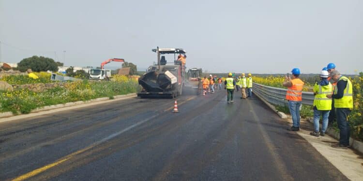 Sardegna, sulla 131 per la prima volta arriva l’asfalto green: meno cave e scarti ma stessa sicurezza