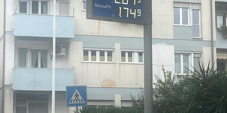 Cagliari, il gasolio supera i 2 euro: bolletta più pesante per cittadini e imprese