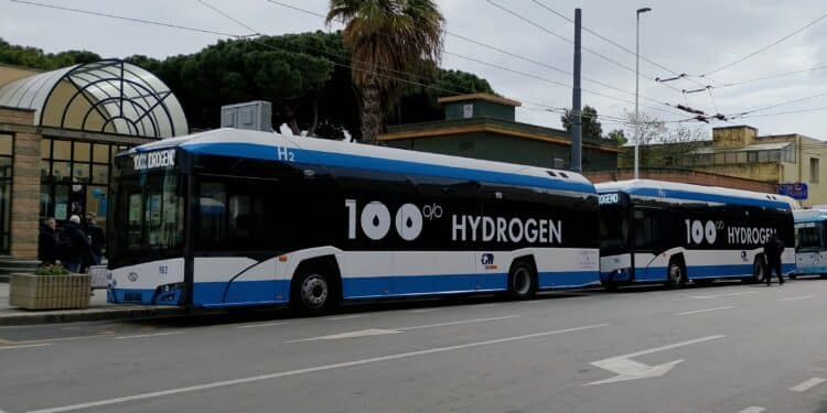 Nuovi bus a idrogeno del CTM nel Cagliaritano, la politica scommette su innovazione e sicurezza