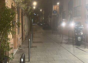 Cagliari, la Marina è un deserto e i cittadini hanno paura: “Ora serve più sicurezza dopo l’ultima aggressione in pieno giorno”
