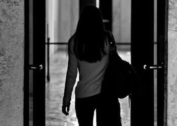 Apre il Fass Shopping Center ma da Tiscali  alla Bakaert si lotta contro il licenziamento di centinaia di lavoratori a Cagliari