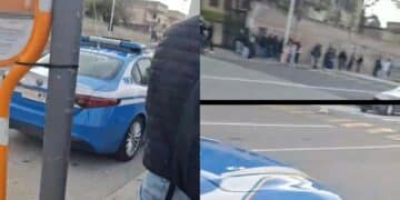 Cagliari, la polizia all’ingresso della scuola in via Cornalias: “Ci sentiamo più sicuri”