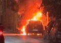 Quartu, auto in fiamme durante la notte in via Palestrina