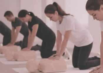 Cagliari, imparare a effettuare un massaggio cardiaco quando il cuore si ferma