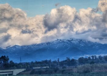 La primavera a Cagliari e in Sardegna è un miraggio: pioggia, vento, neve e temperature in picchiata