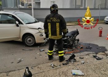 Scontro tra un’auto e uno scooter ad Assemini, un ferito in ospedale