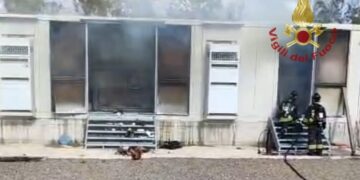 Macchiareddu, incendio in una cabina elettrica: intervengono i vigili del fuoco