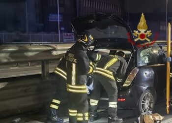 Auto perde il controllo sull’Asse mediano a Cagliari, due donne in codice rosso