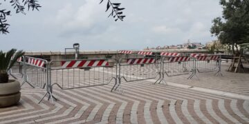 Cagliari, crepe nel bastione di Santa Croce: i vigili del fuoco transennano l’area