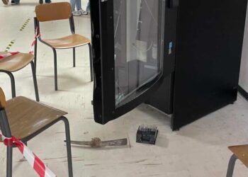 Allarme ladri di macchinette nelle scuole: 80 episodi denunciati tra Cagliari e hinterland