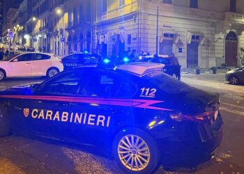 Cagliari, algerino scippa la borsa a un’anziana in piazza del Carmine: inseguito dai carabinieri e arrestato