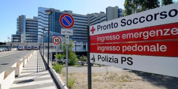 Oggi al Brotzu di Cagliari l’autopsia sul piccolo Edoardo, poi il rientro a Sant’Antioco per l’ultimo straziante addio
