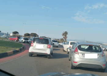 Due incidenti al Poetto, coinvolte almeno 7 auto: traffico paralizzato verso Cagliari